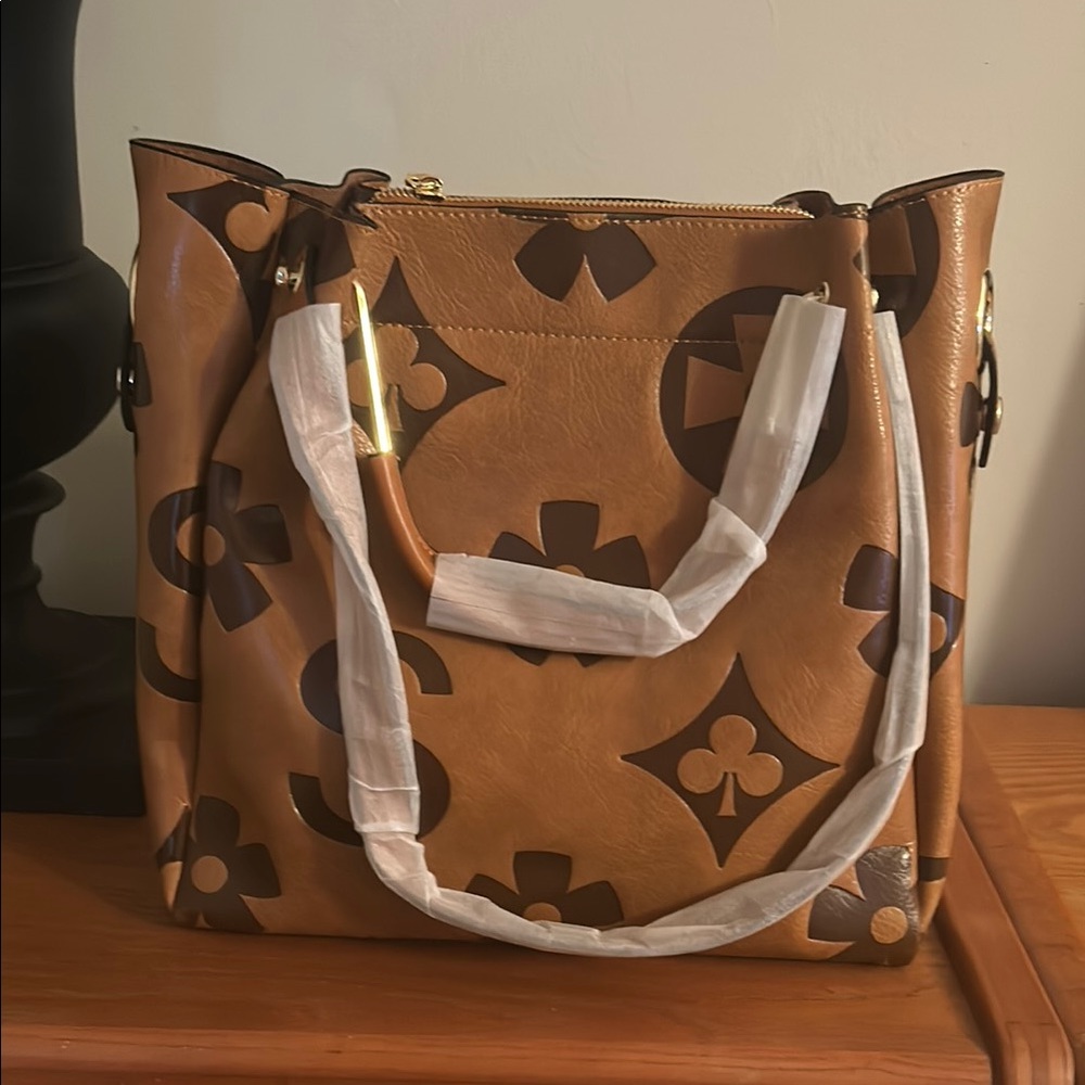 100% Vegan Handbag - Picture 1 of 8
